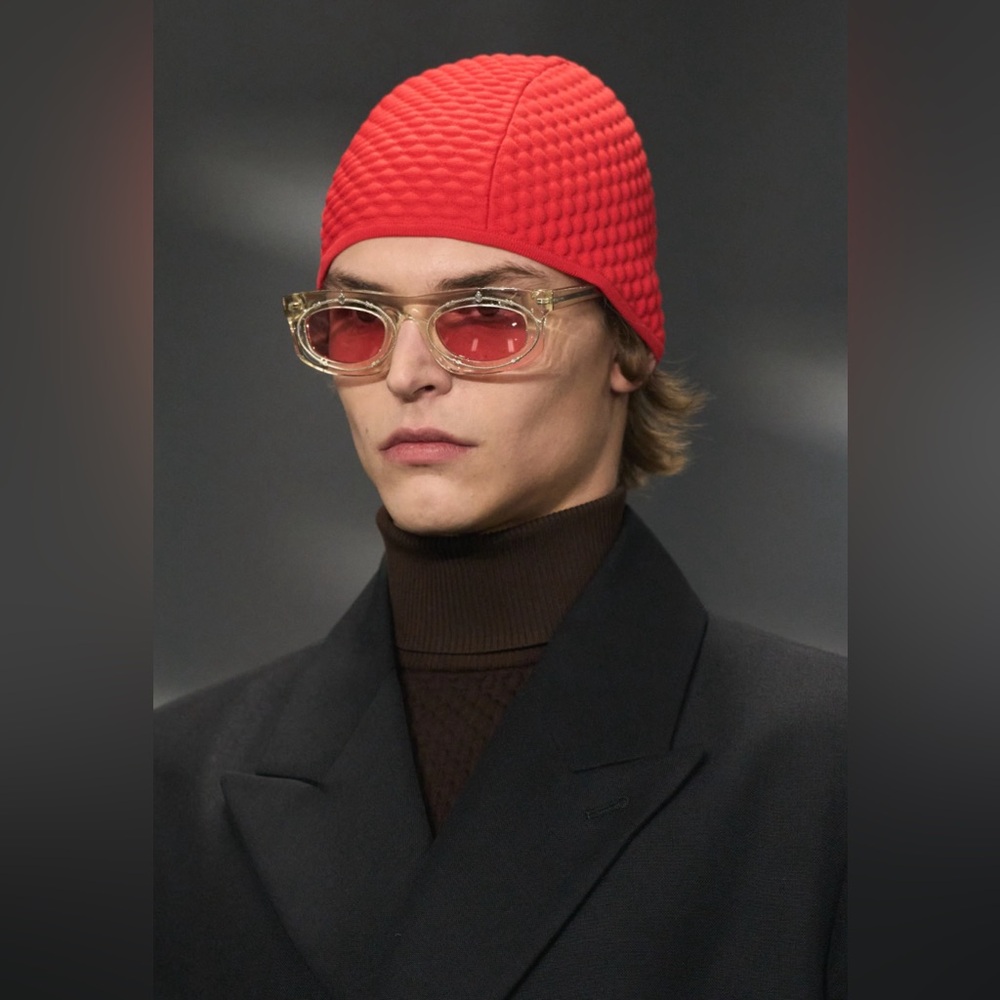NWT Prada Logo Runway FW24 Stretch Nylon Beanie with Ribbed Design in Rosso Red - Picture 2 of 14